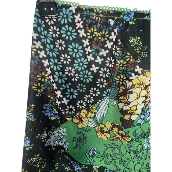 Urban Outfitters Floral Patterned Patchwork Stretchy Mini Skirt - Picture 3 of 6